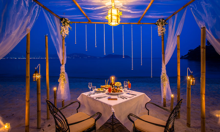 >Most Romantic Beachfront Dinner In Phuket